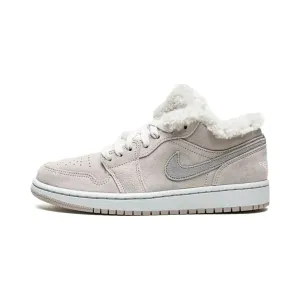 Nike Air Jordan 1 Low SE Sherpa Fleece