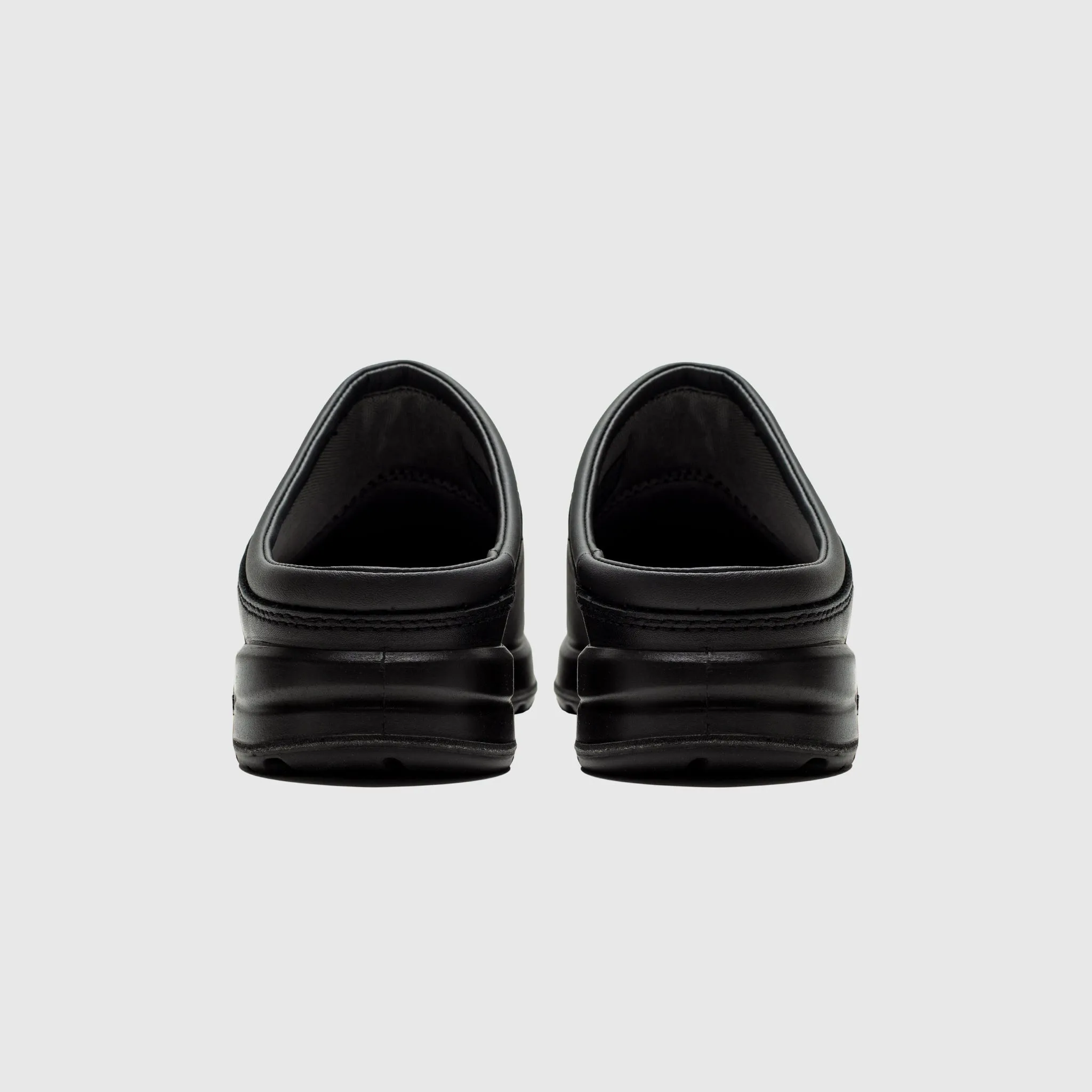 X BLUNDSTONE ALL TERRAIN CLOG